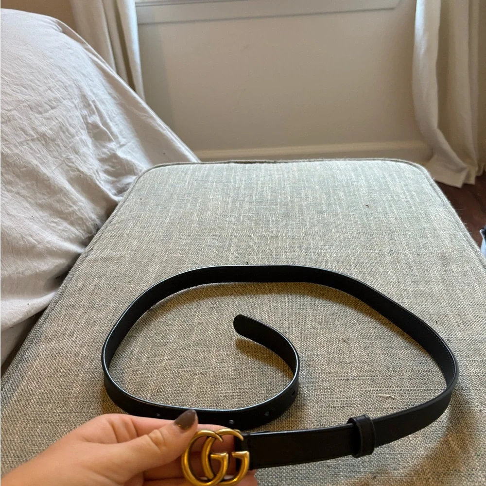 Gucci Black Belt with Gold GG Buckle - Picture 4 of 7